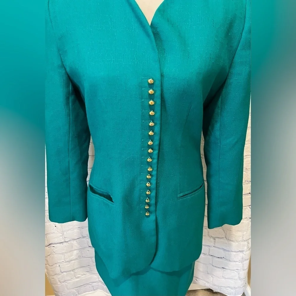 Vintage Sassoon Teal Skirt Suit With Gold Tone Buttons 2 Pcs Set Size 8 - Picture 2 of 13